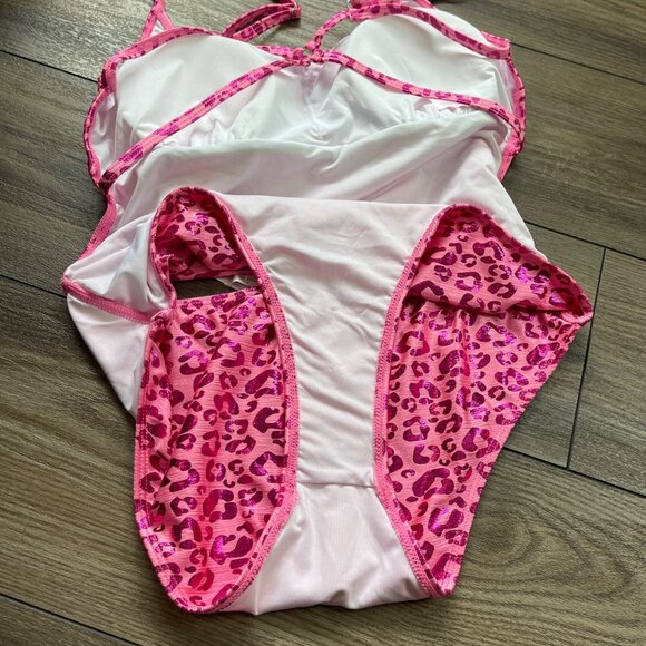 Cupshe Pink Leopard Print One Piece Swimsuit Womens Size Large Shiny Strappy NEW - Picture 8 of 11